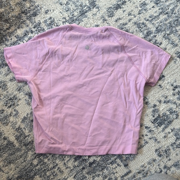Lululemon Swiftly Tech Cropped Short-
Sleeve Shirt 2.0 - Picture 2 of 2